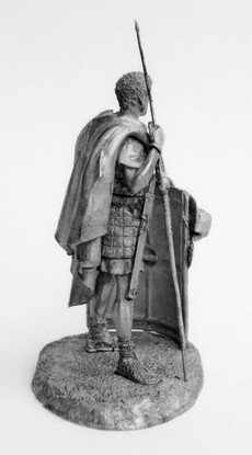 Оловянный солдатик. Оловянная фигура. Римский пехотинец в походе 3 в. н. э. 